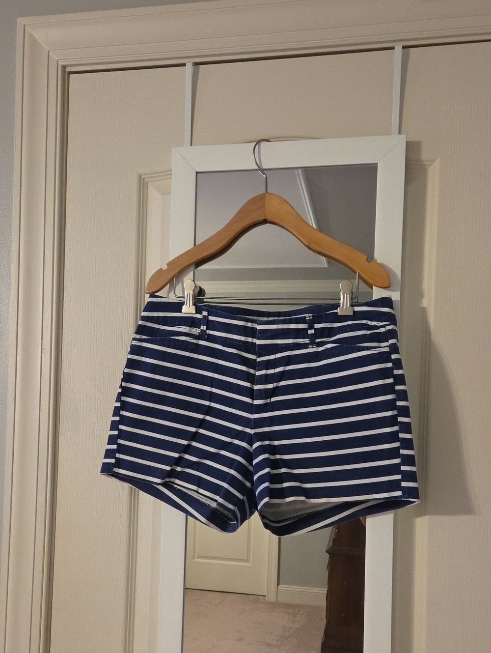 Old Navy Pixie Blue and White Striped Flat-Front Shorts Sz 6